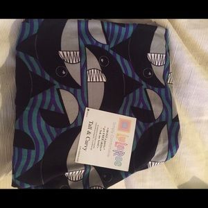 BNWT LuLaRoe Shark TC Leggings. Never Worn.